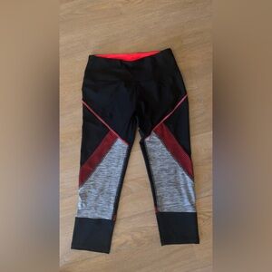 NWOT capri leggings